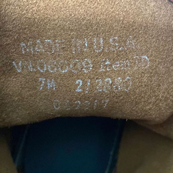 L.L. Bean Women's 7 Full Grain Leather Waterproof Cottagecore Outdoor Rain Boot - Picture 2 of 10